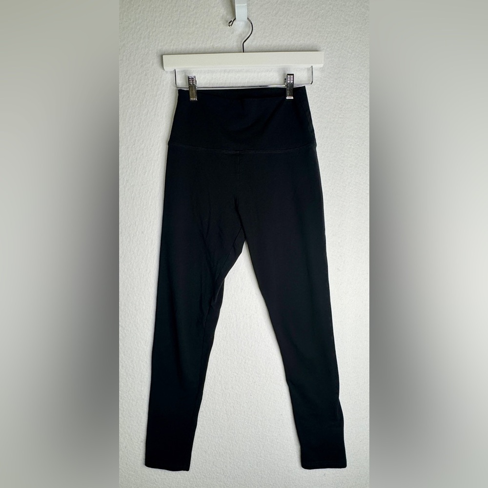 Offline by Aerie OG Regular Rise Short Inseam Black Leggings, Size Medium